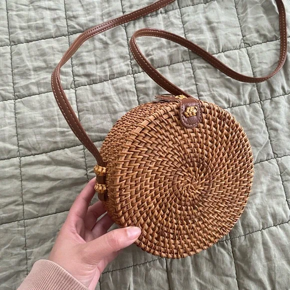 Round Rattan bag - Picture 2 of 3